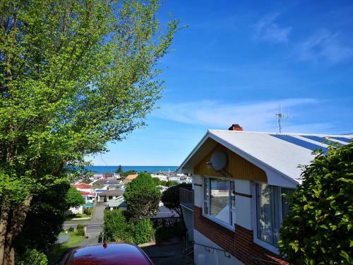 Hello Seaview! 4 Brs House In Central Location!