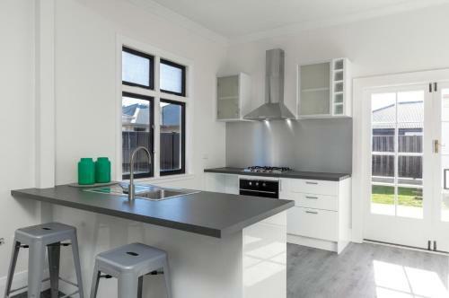 Te Waiharakeke Holiday Home
