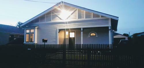 Te Waiharakeke Holiday Home
