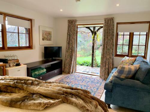 Hostal Mill Cottage - Boutique Accommodation And Garden