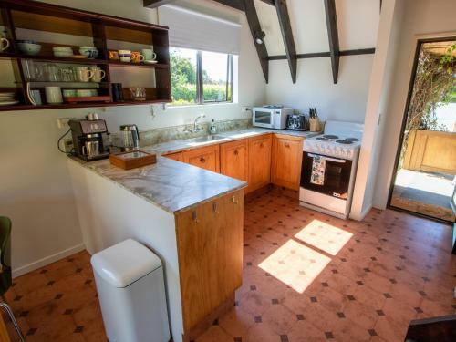 Evergreen Cottage - Motueka Holiday Home