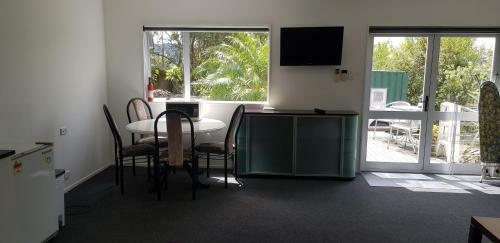Affordable, Spacious, Bright, Warm, Unit In Central Whangarei
