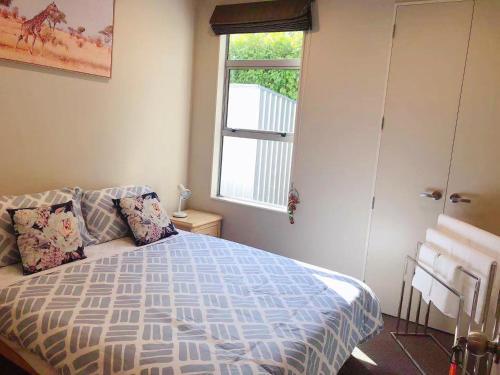 Mia Cosy Holiday Home