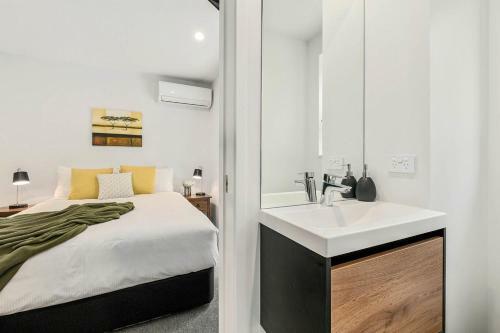 Bright, Modern, Plush - Brand New Townhouse