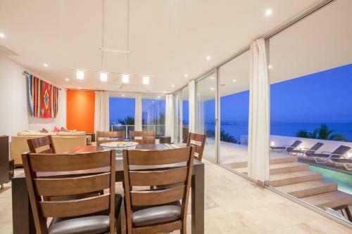 Panoramic Oceanview Home With Private Resort-style Pool
