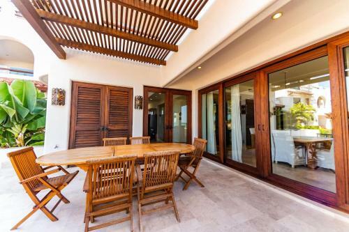 Apartamento Playa de La Paz - Luxury 2 Bedroom Condo Ocean Front