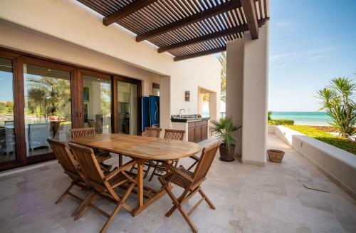 Apartamento Playa de La Paz - Luxury 2 Bedroom Condo Ocean Front