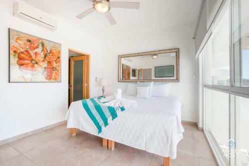 3rd Flr Condo With Spectacular Ocean View & Pool Onsite