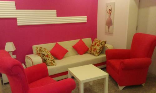 Pink Apartment Near Airport