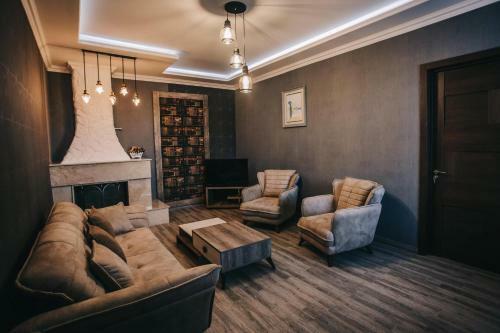 7 Rooms Hotel