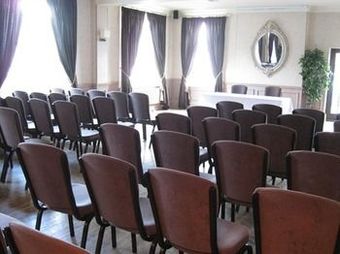 The Golden Fleece Hotel