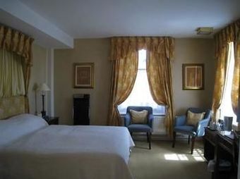 The Golden Fleece Hotel