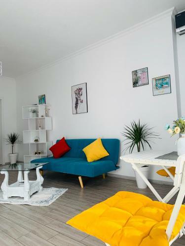Tekatuka?s Sweet Apartment ?life ?happiness