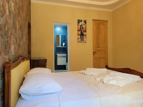 Hostal Hotel Dika