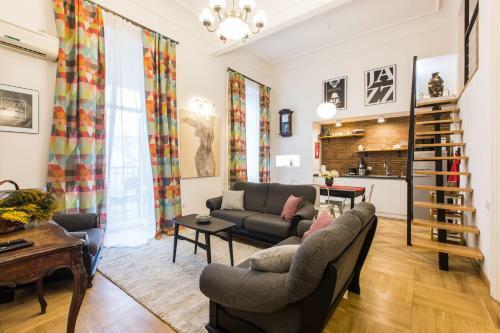 New Apartment On Rustaveli Avenue