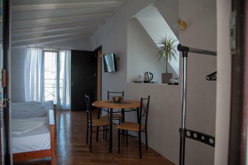 Hostal Cozy Guest House In Old Batumi