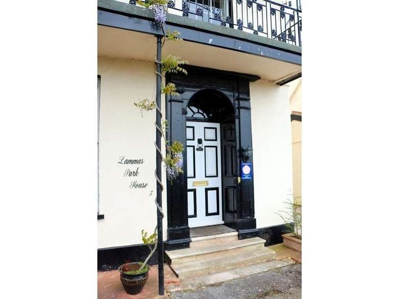 Bed & Breakfast Lammas Park House