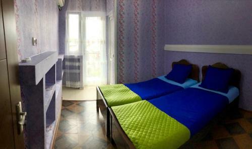 Hostal Mzeos House