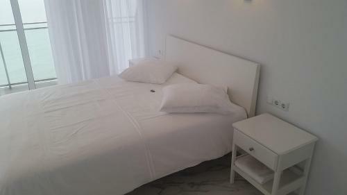 Sea-view Beluga & Dolphin Luxury Hotel Apartments