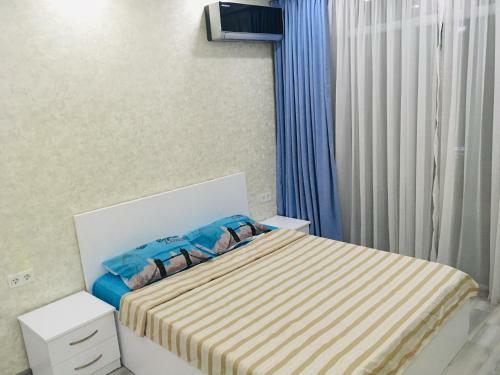 Light Breeze In Real Palace Apartments