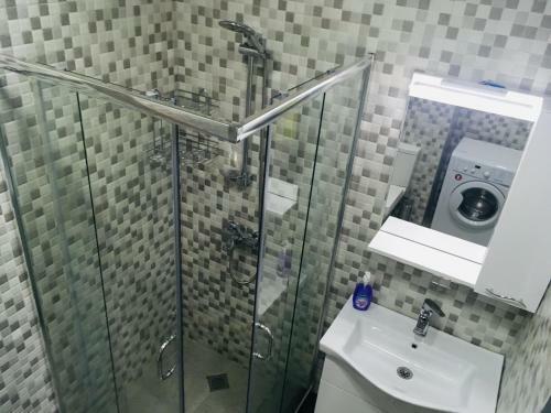 Light Breeze In Real Palace Apartments