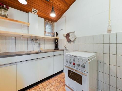 Pleasant Holiday Home In Epe With Hot Tub