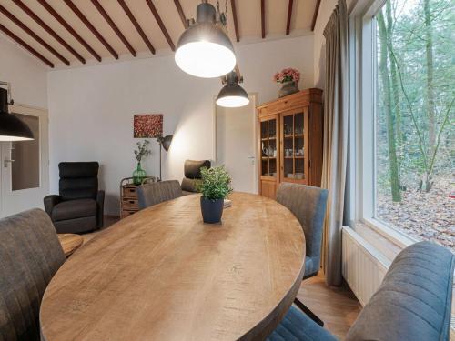 Pleasant Holiday Home In Epe With Hot Tub
