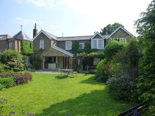 Manor Cottage Bed And Breakfast