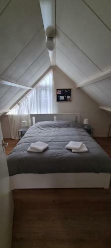 Zomerhuis, Centraal Gelegen, Rustige Locatie.