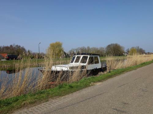 Atmospheric Chalet With Large Garden, Near Alkmaar