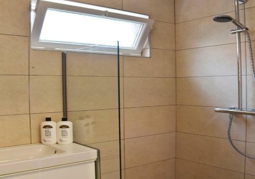 Sfeervol Vakantiehuis In Holwerd