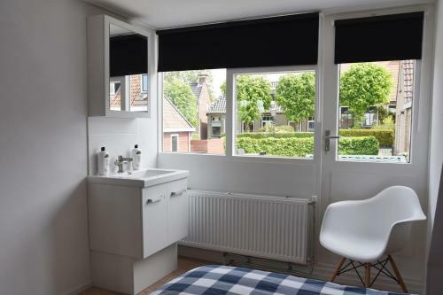 Sfeervol Vakantiehuis In Holwerd