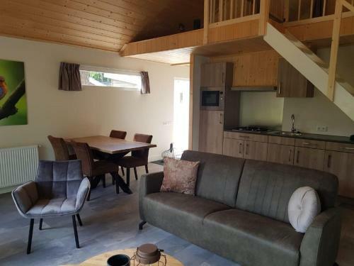 Atmospheric Lodge With Deck, Right On The Veluwe