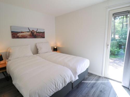 Luxurios Chalet With Decking, On The Veluwe