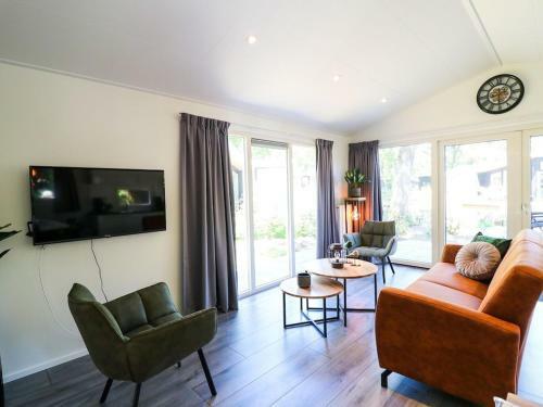 Luxurios Chalet With Decking, On The Veluwe
