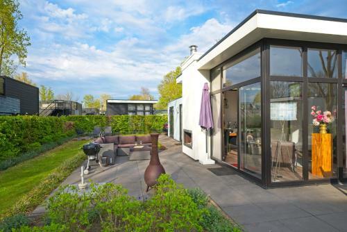 Cube Exclusiv Hulst 32 ~uitzicht Op Het Veluwemeer