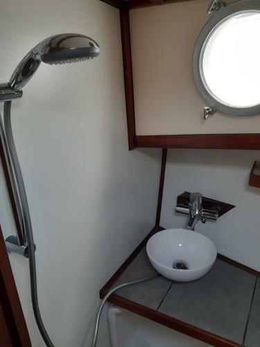 Priv� B&B Motorsailer Rataplan