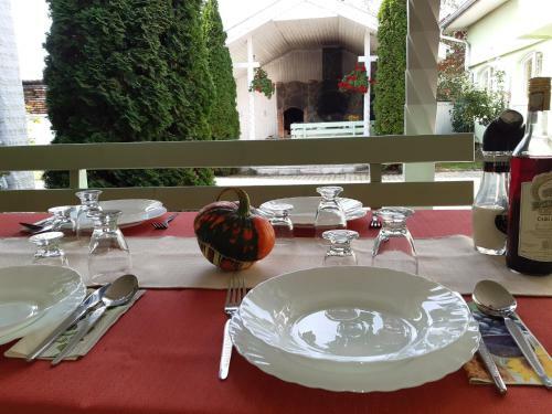 Hostal Hajnal Vend�gh�z