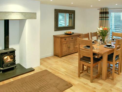 Home Park Farm Cottages A
