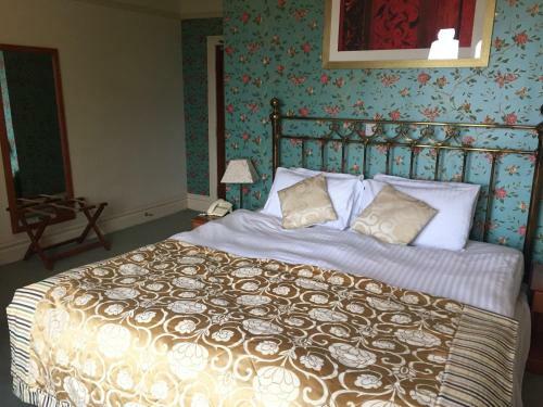 Hotel Farnley Tower