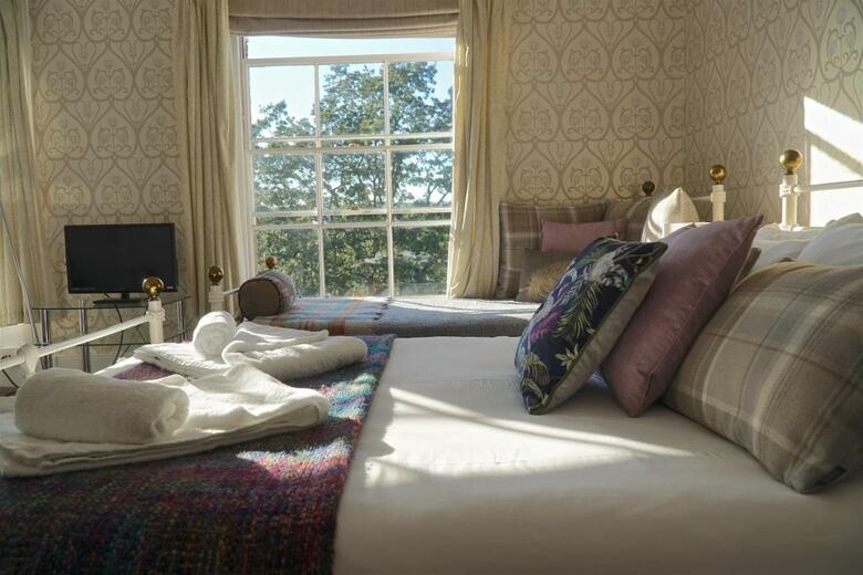 Hostal Castle House Guest House