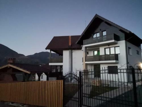 Hostal Villa Aqualina Colibita