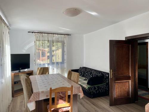 Villa Cabana Caprioara - Piatra Craiului