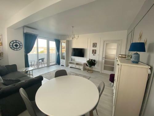 Apartament 1 Mai Bloc Nou-self Check-in