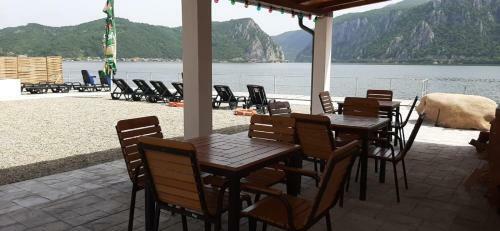 Hostal Vila La Faleza Dubova