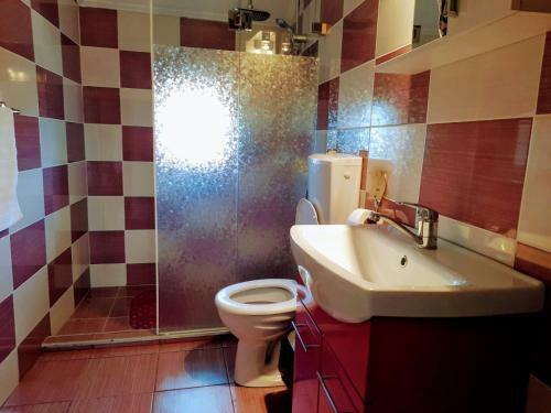 Hostal Casa Leucian
