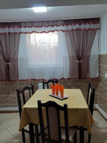 Hostal Casa Leucian