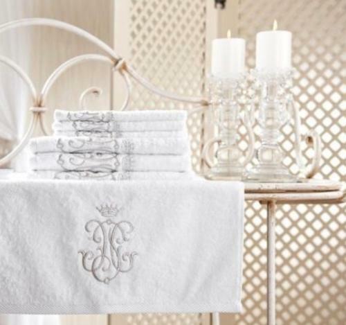 Regim Hotelier