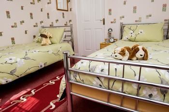 Hostal Four Seasons Guest House