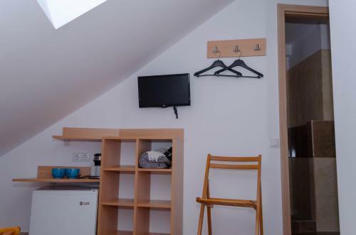 Apartamento Mansarda Mica Cu Baie Proprie